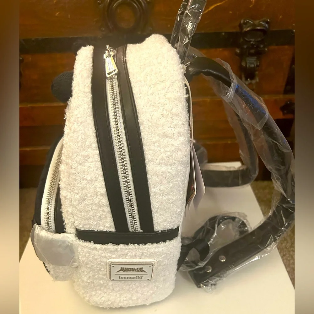 Loungefly Dreamworks Kung Fu Panda Sherpa Mini Backpack - NWT - Picture 2 of 5